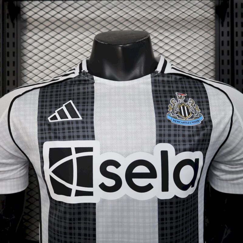 Newcastle United 2025/26 Home Jersey Player Version - Image 4