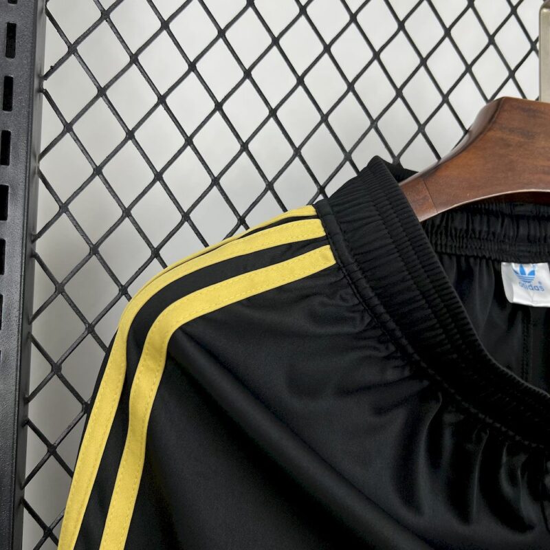 Mexico 2025/26 Gold- Black Shorts - Image 5