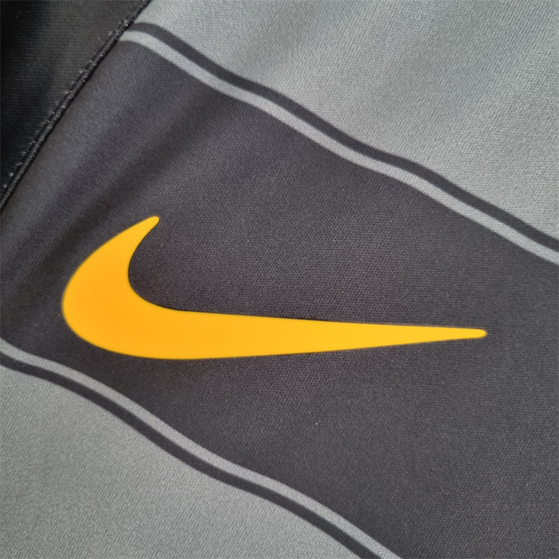 Inter Milan 2004/05 Third Retro Jersey - Image 4