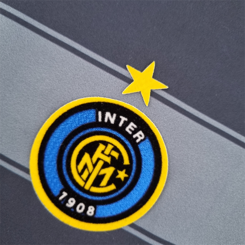 Inter Milan 2004/05 Third Retro Jersey - Image 5