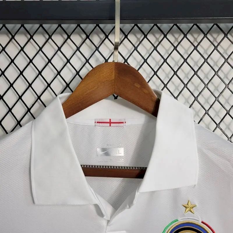 Inter Milan 2009/10 Away Retro Jersey - Image 4