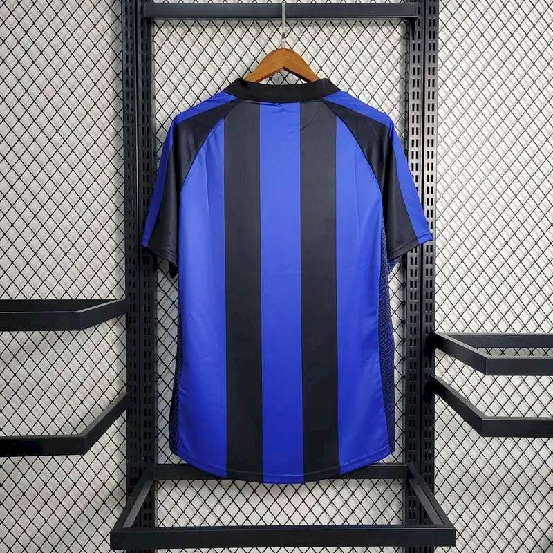 Inter Milan 2001/02 Home Retro Jersey - Image 3