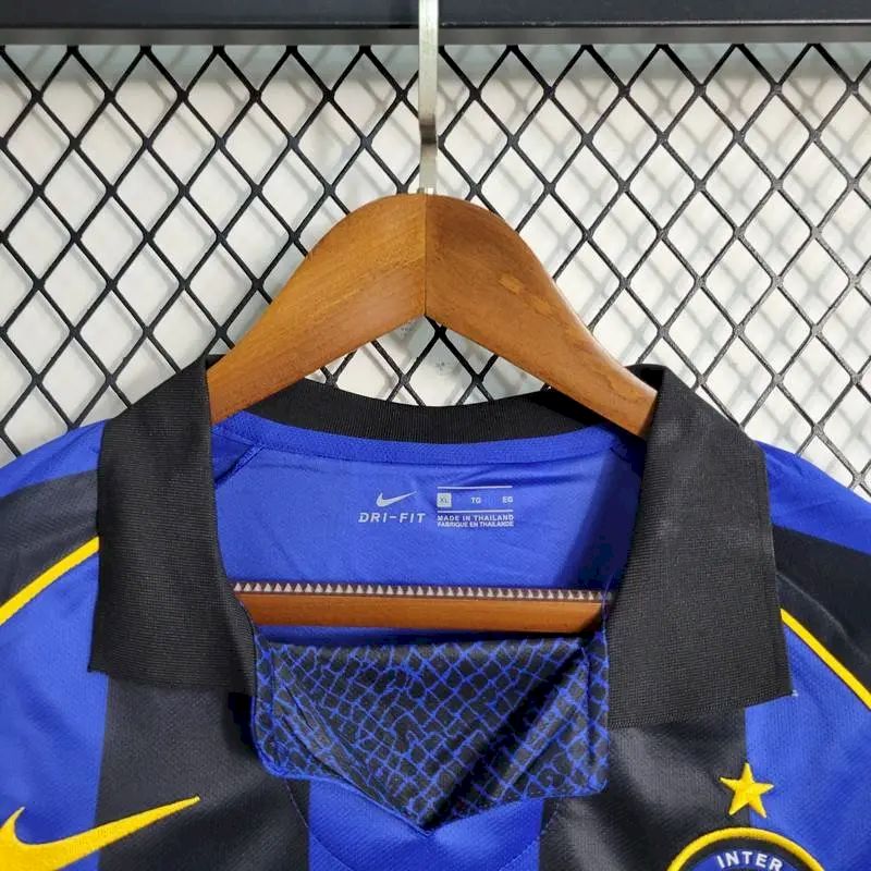 Inter Milan 2001/02 Home Retro Jersey - Image 6
