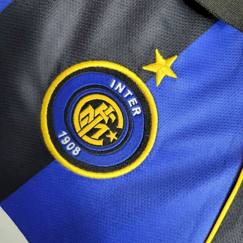 Inter Milan 2001/02 Home Retro Jersey - Image 7