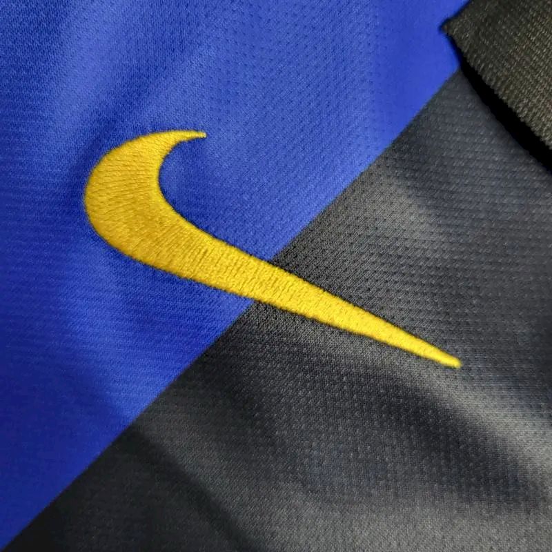 Inter Milan 2001/02 Home Retro Jersey - Image 8