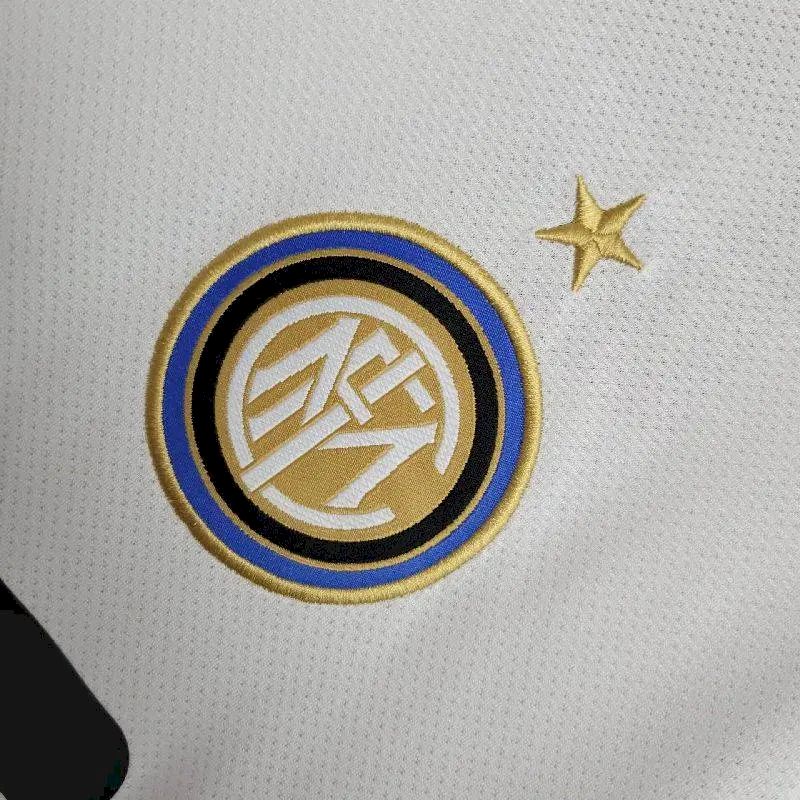 Inter Milan 2010/11 Away Retro Jersey - Image 12