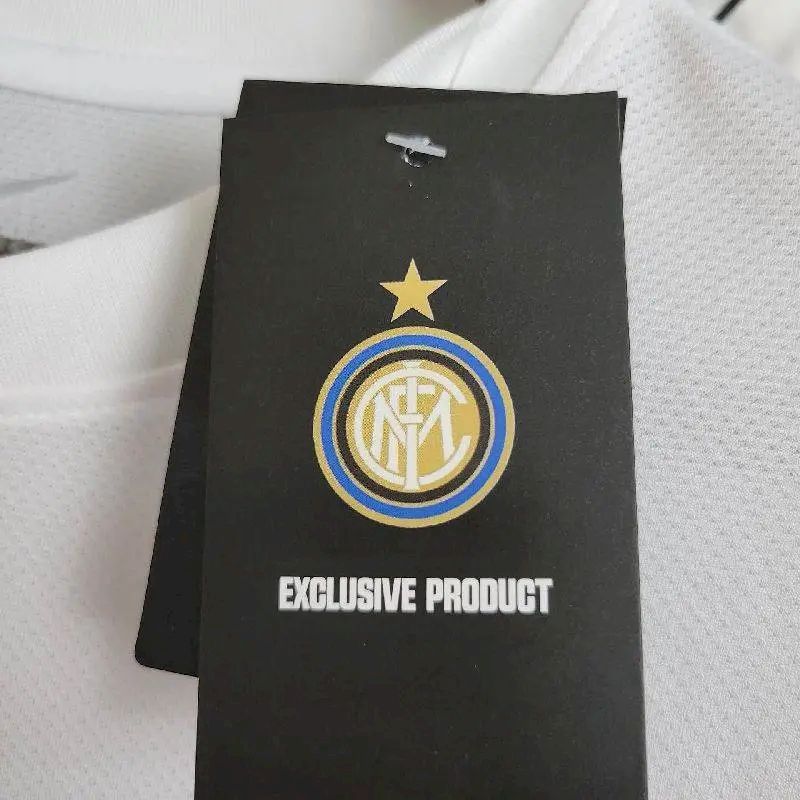 Inter Milan 2010/11 Away Retro Jersey - Image 10