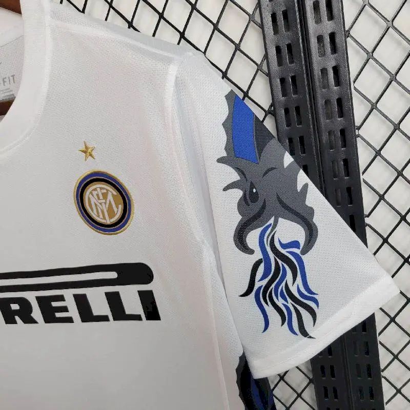 Inter Milan 2010/11 Away Retro Jersey - Image 9