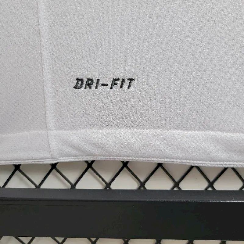 Inter Milan 2010/11 Away Retro Jersey - Image 8