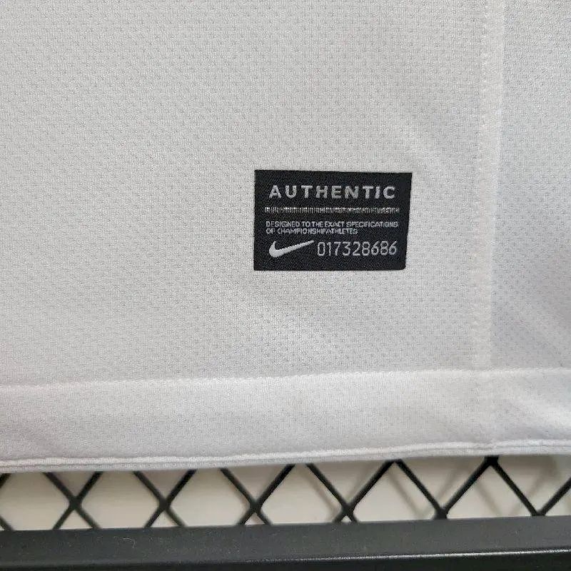 Inter Milan 2010/11 Away Retro Jersey - Image 7