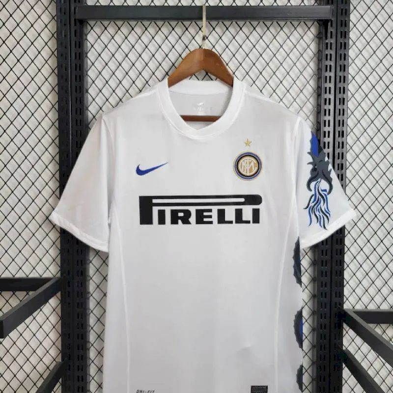 Inter Milan 2010/11 Away Retro Jersey - Image 6