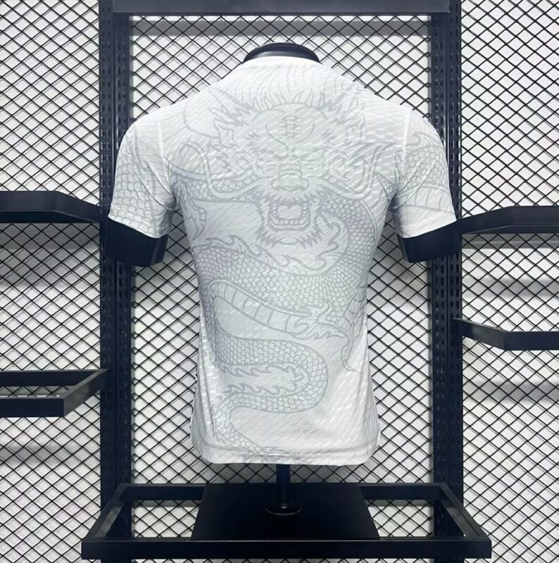 Real Madrid 2024/25 Dragon Special Edition Jersey Player Version - Image 2