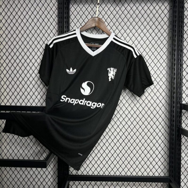 Manchester United 2024/25 Fourth goalkeeper Jersey