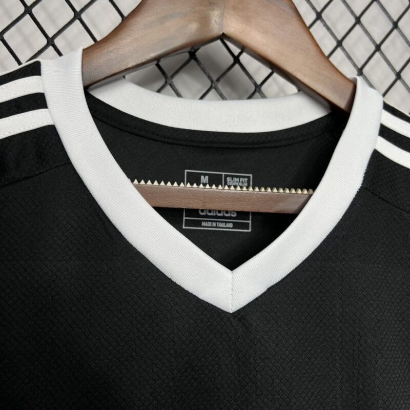 Manchester United 2024/25 Fourth goalkeeper Jersey - Image 7