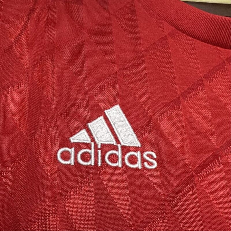 Liverpool 2010 Home Retro Jersey - Image 6