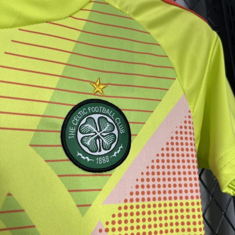 Celtic 2024/25 Goalkeeper Kids Kit - Image 4