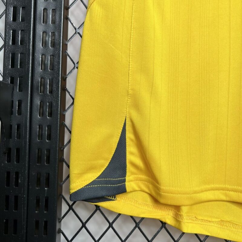 Arsenal 2005/06 Away Retro Jersey - Image 3