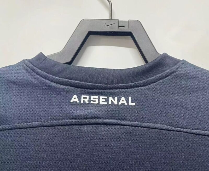Arsenal 2011/12 Away Retro Jersey - Image 7