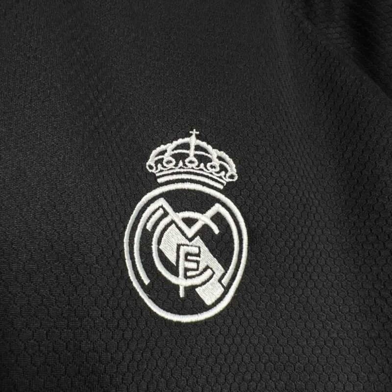 Real Madrid 2024/25 Training Jersey - Image 4