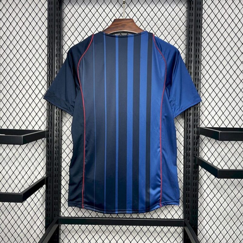 Barcelona 2004/05 Away Retro Jersey - Image 2
