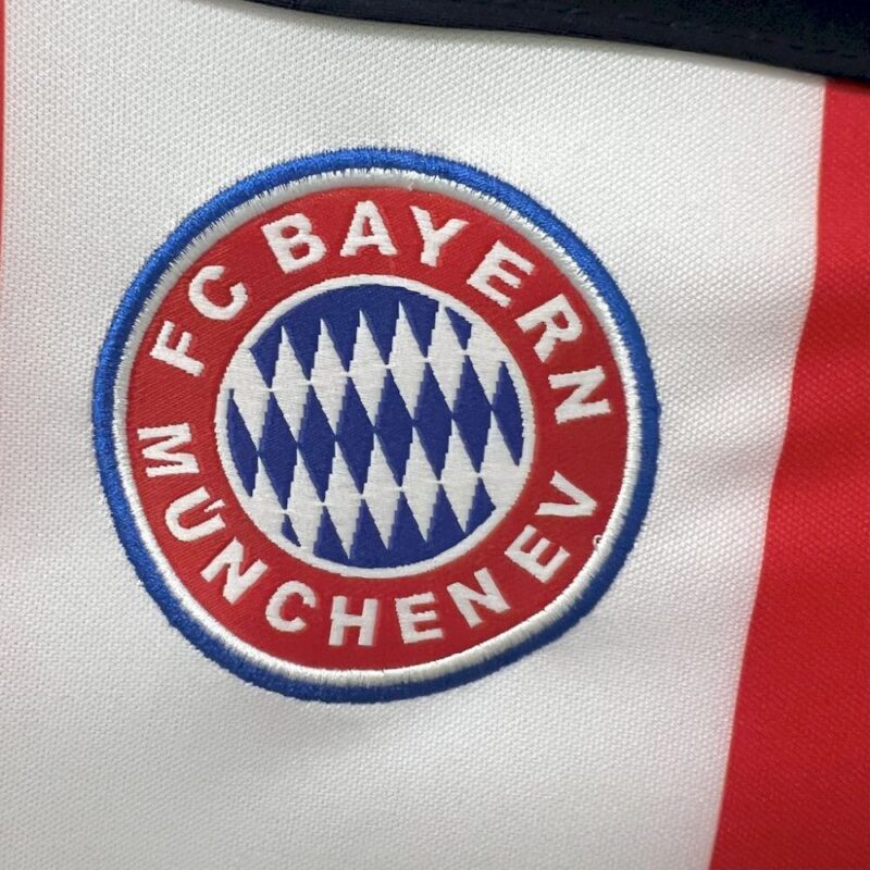 Bayern Munich 2000/01 Away Retro Jersey - Image 4