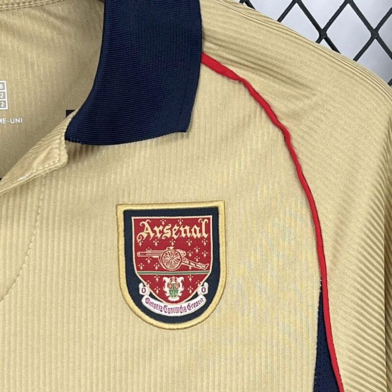 Arsenal 2001/02 Away Retro Jersey - Image 6