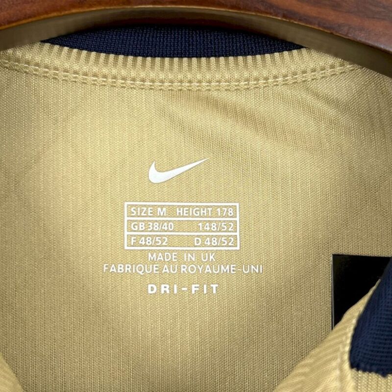 Arsenal 2001/02 Away Retro Jersey - Image 4