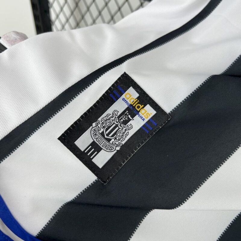 Newcastle United 1999/00 Home Retro Jersey - Image 6