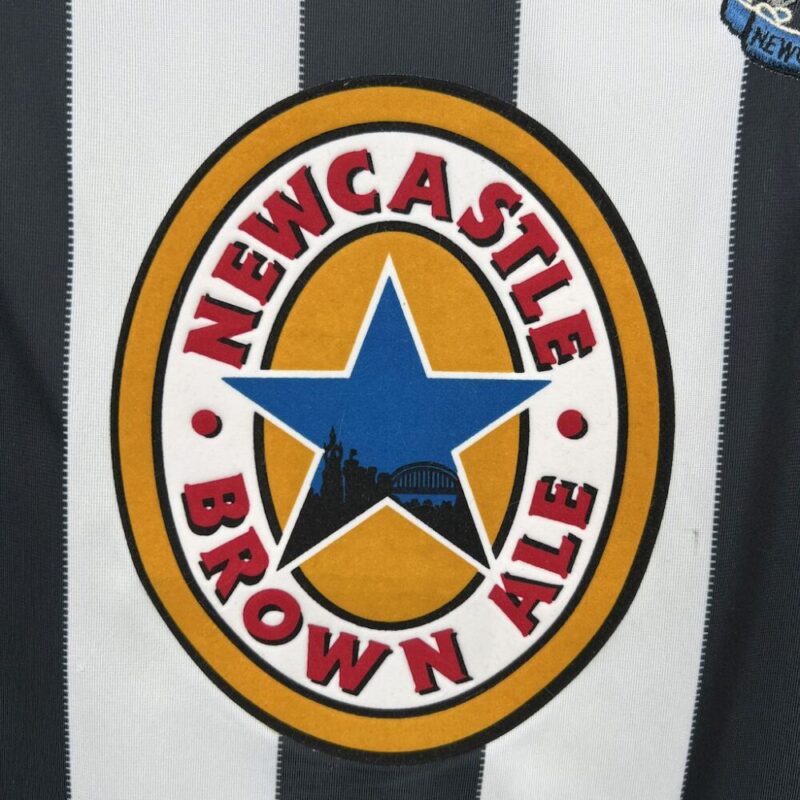 Newcastle United 1999/00 Home Retro Jersey - Image 5