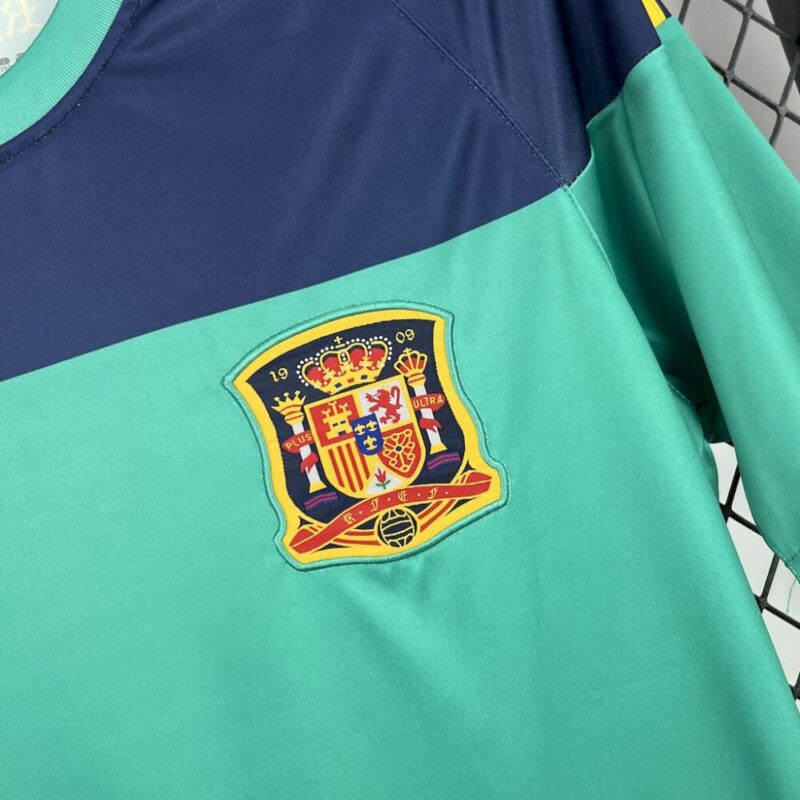 Spain 2010 Goalkeeper Jersey Retro Jersey - Image 5
