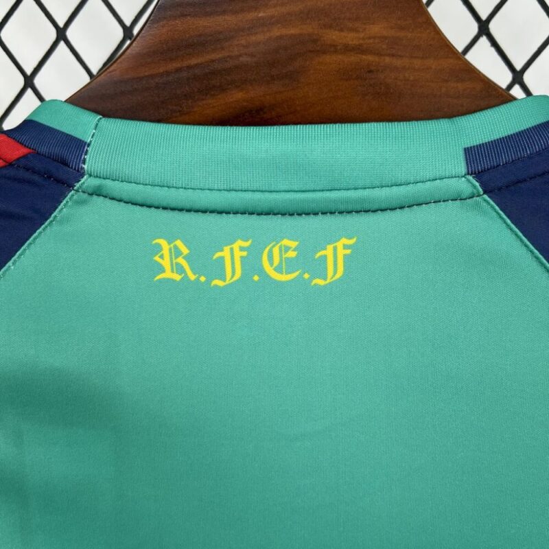 Spain 2010 Goalkeeper Jersey Retro Jersey - Image 9