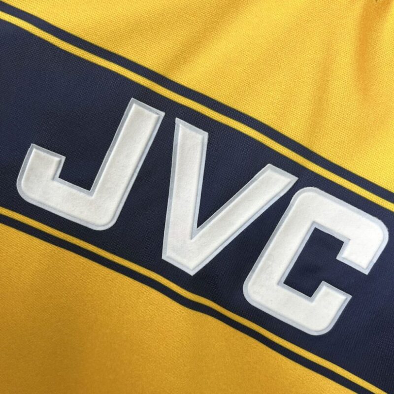 Arsenal 1997/99 Away Retro Jersey - Image 4