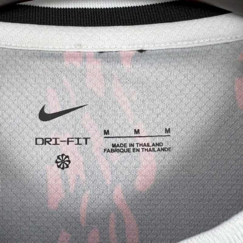 Barcelona 2024/25 Red Lion Jersey - Image 3