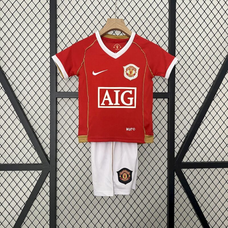 Manchester United 2006/07 Home Kids Retro Jersey And Shorts