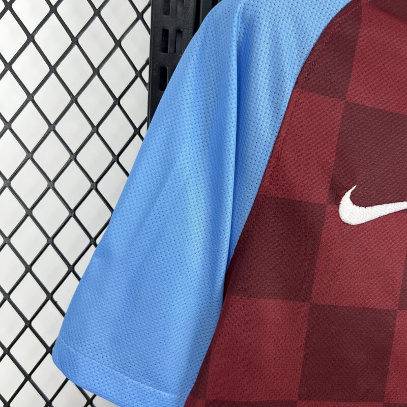 Aston Villa 2011/12 Home Retro Jersey - Image 9