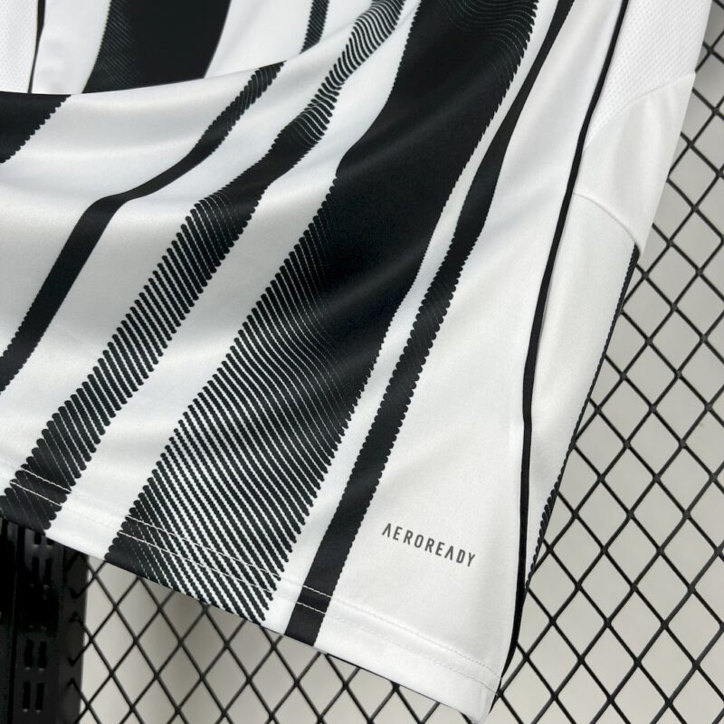Juventus 2025/26 Home Jersey - Image 3