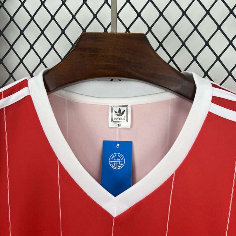 Hamburger SV 1983/84 Away Retro Jersey - Image 7