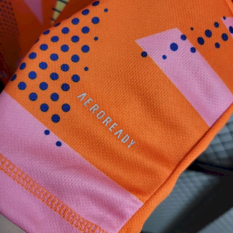 Italy 2024/25 Goalkeeper Jersey - Image 3