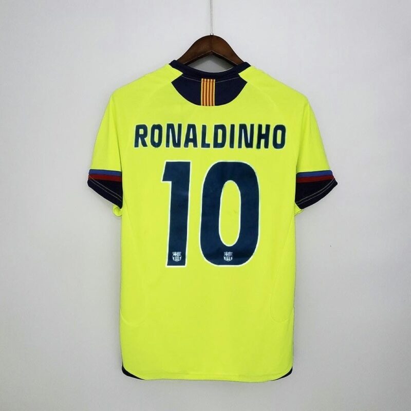Barcelona 2005/06 Away Retro Jersey - Image 11