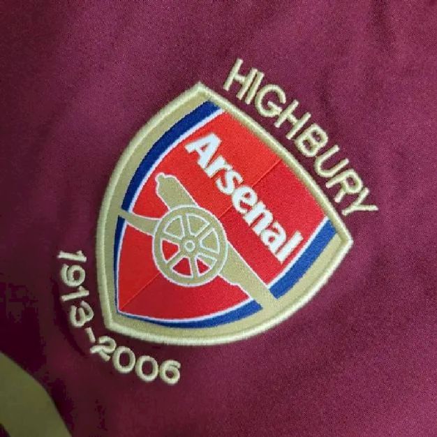 Arsenal 2005/06 Home Long Sleeve Retro Jersey - Image 5