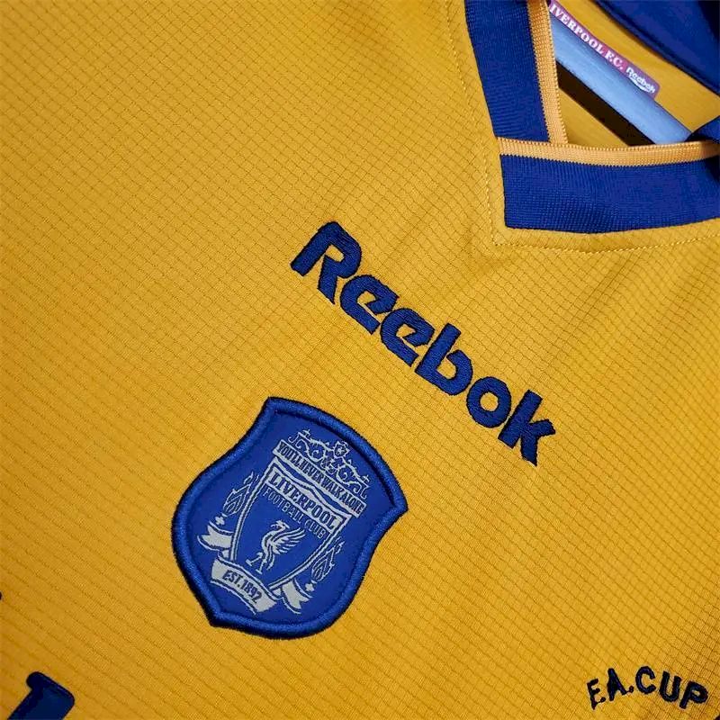 Liverpool 2000/01 Away Retro Jersey - Image 4