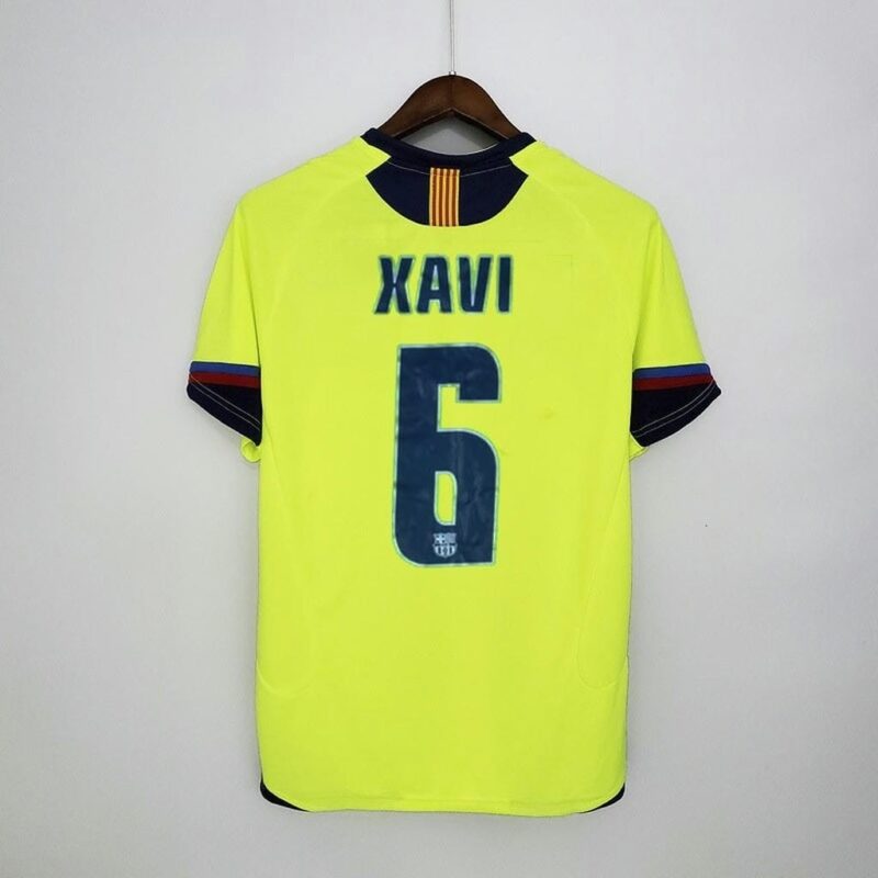 Barcelona 2005/06 Away Retro Jersey - Image 9