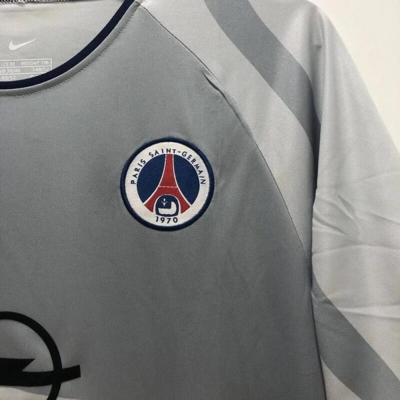 Paris Saint-Germain 2001-2002 Away Retro Jersey - Image 4