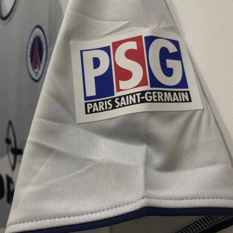 Paris Saint-Germain 2001-2002 Away Retro Jersey - Image 5