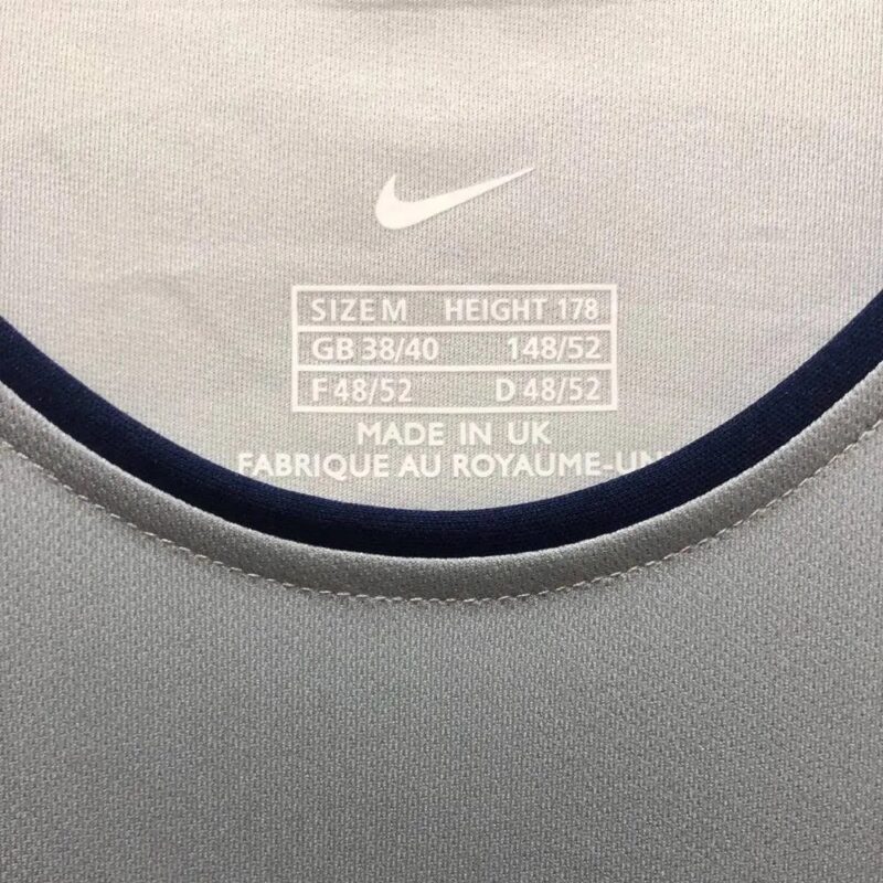 Paris Saint-Germain 2001-2002 Away Retro Jersey - Image 6