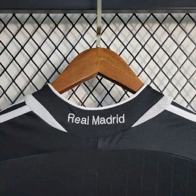 Real Madrid 2006/07 Away Retro Jersey - Image 11
