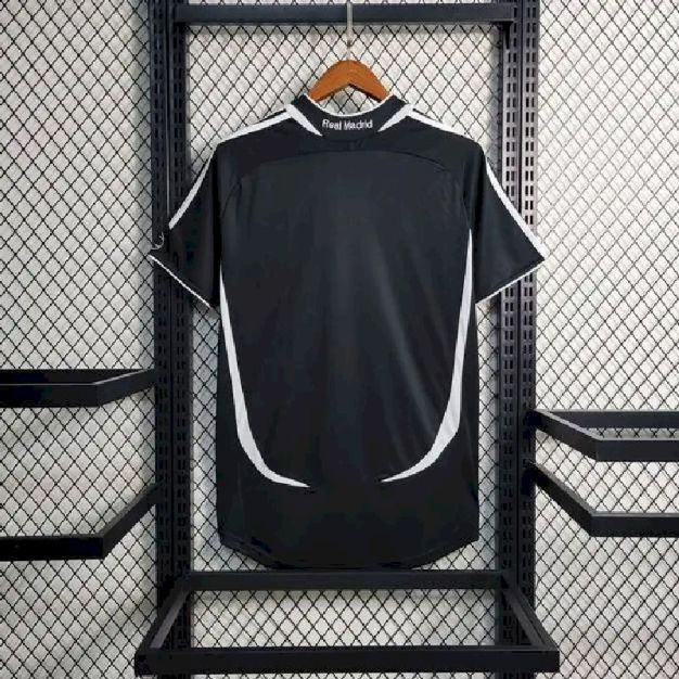 Real Madrid 2006/07 Away Retro Jersey - Image 4