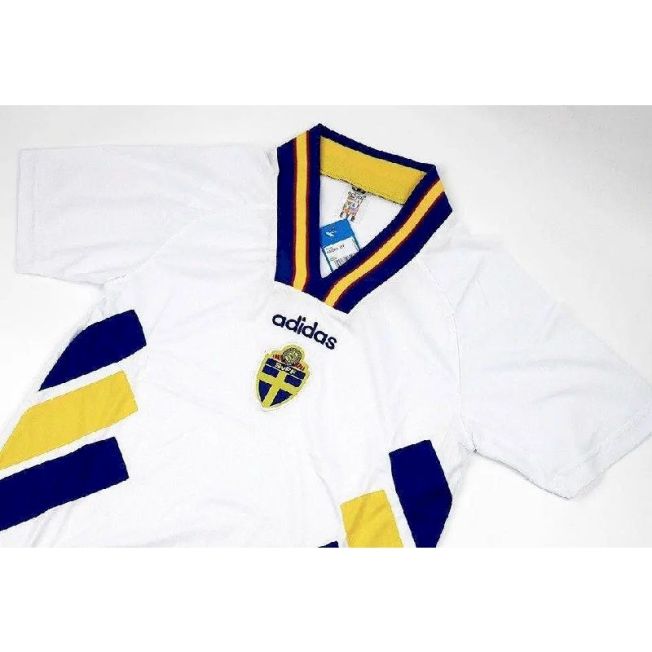 Sweden 1994-96 Away Retro Jersey - Image 3