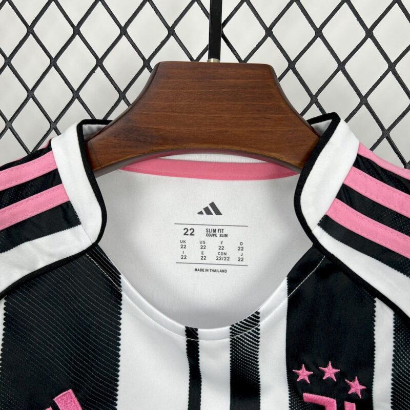Juventus 2025/26 Home Kids Kit - Image 10