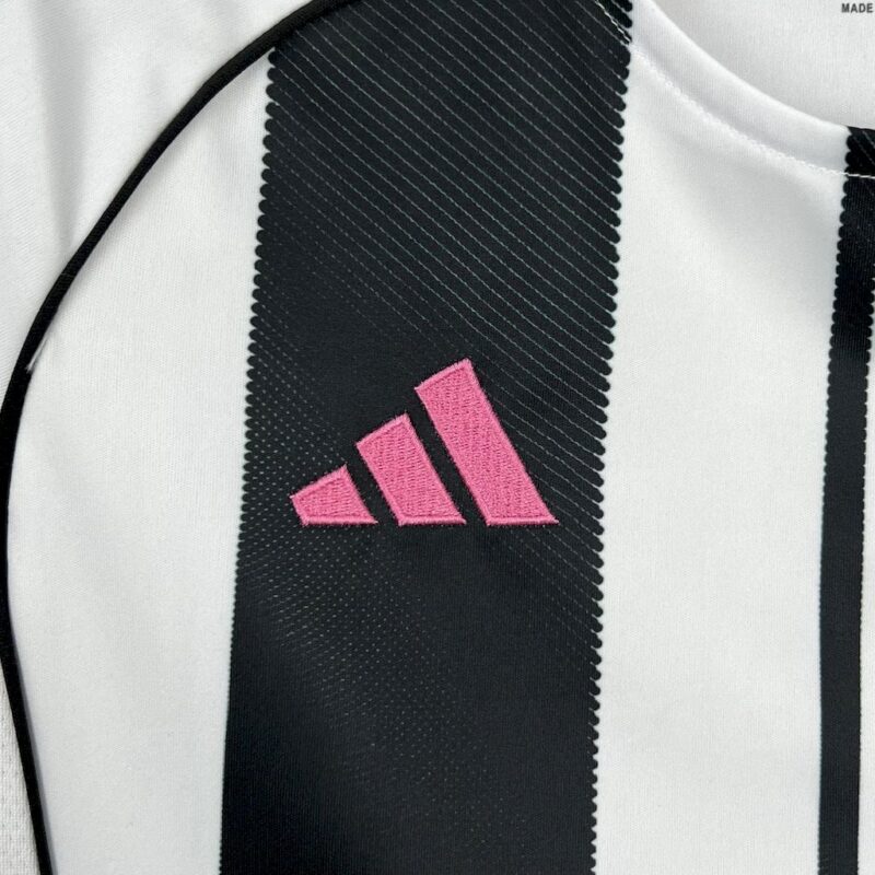 Juventus 2025/26 Home Kids Kit - Image 9